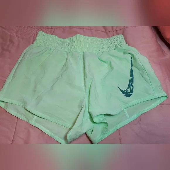 Nike Junior Mint Green Athletic Shorts Size Extra Small - Picture 1 of 3